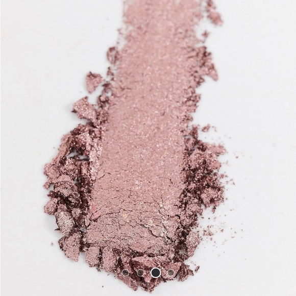 MAC eyeshadow Nude Model - Picture 4 of 11